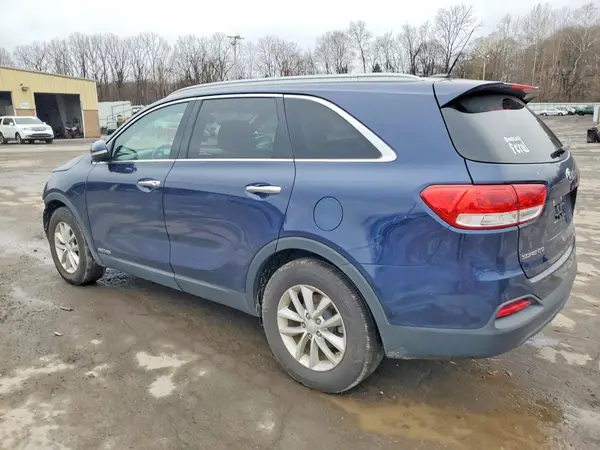 5XYPGDA55HG210059 2017 KIA SORENTO - Image 2
