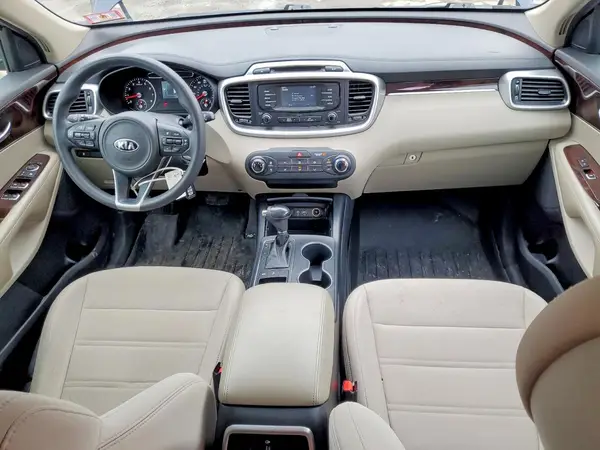 5XYPGDA55HG210059 2017 KIA SORENTO - Image 8