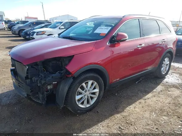 5XYPGDA55HG211177 2017 KIA SORENTO - Image 2