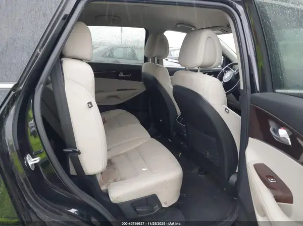 5XYPGDA55HG211650 2017 KIA SORENTO - Image 8