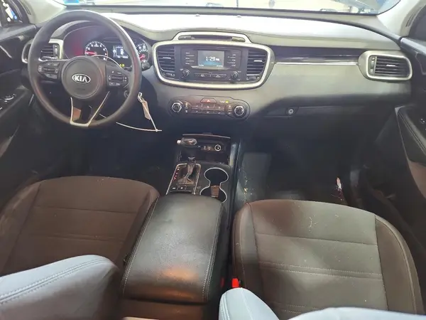 5XYPGDA55HG212135 2017 KIA SORENTO - Image 8
