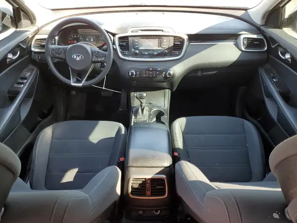 5XYPGDA55HG212930 2017 KIA SORENTO - Image 8