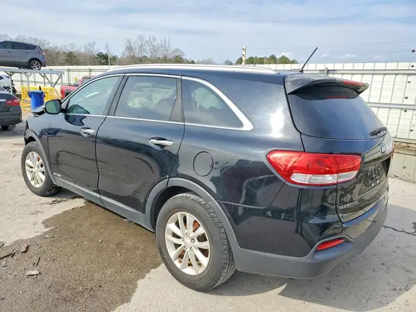 5XYPGDA55HG215181 2017 KIA SORENTO - Image 2