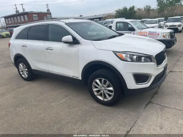 5XYPGDA55HG216167 2017 KIA SORENTO - Image 1