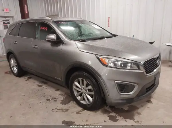 5XYPGDA55HG217691 2017 KIA SORENTO - Image 1