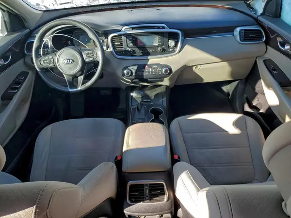 5XYPGDA55HG218310 2017 KIA SORENTO - Image 8