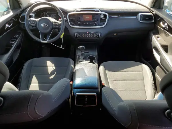 5XYPGDA55HG219120 2017 KIA SORENTO - Image 8