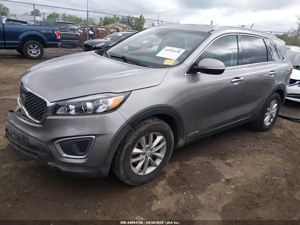 5XYPGDA55HG249685 2017 KIA SORENTO - Image 2