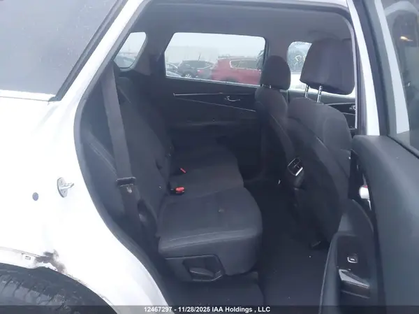 5XYPGDA55HG296845 2017 KIA SORENTO - Image 8
