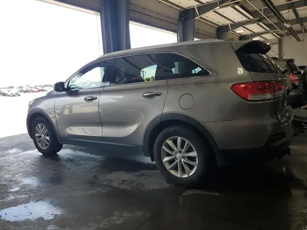 5XYPGDA55HG323042 2017 KIA SORENTO - Image 2