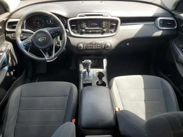 5XYPGDA55HG324174 2017 KIA SORENTO - Image 8