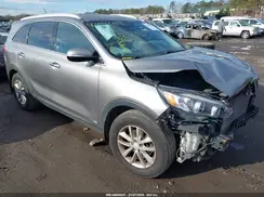 5XYPGDA55HG325177 2017 KIA SORENTO