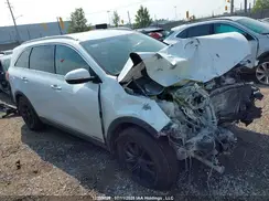 5XYPGDA55HG328242 2017 KIA SORENTO