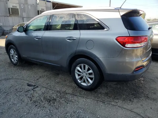 5XYPGDA55HG333148 2017 KIA SORENTO - Image 2