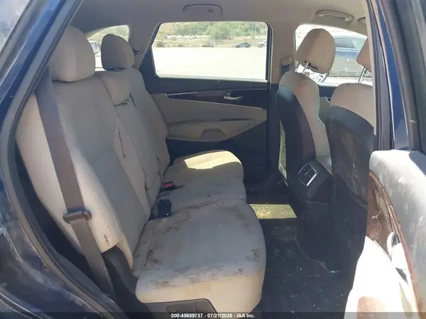 5XYPGDA55HG334090 2017 KIA SORENTO - Image 8
