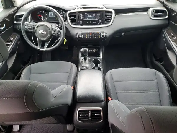 5XYPGDA55HG334462 2017 KIA SORENTO - Image 8