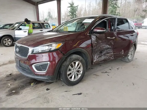 5XYPGDA55HG335479 2017 KIA SORENTO - Image 2