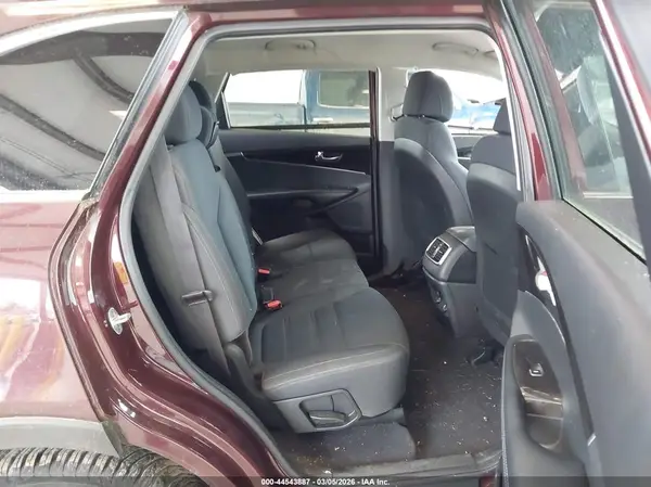 5XYPGDA55HG335479 2017 KIA SORENTO - Image 8