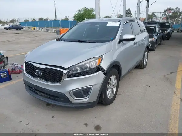 5XYPGDA55JG338954 2018 KIA SORENTO - Image 2