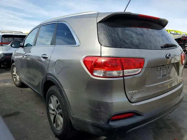 5XYPGDA55JG340560 2018 KIA SORENTO - Image 2