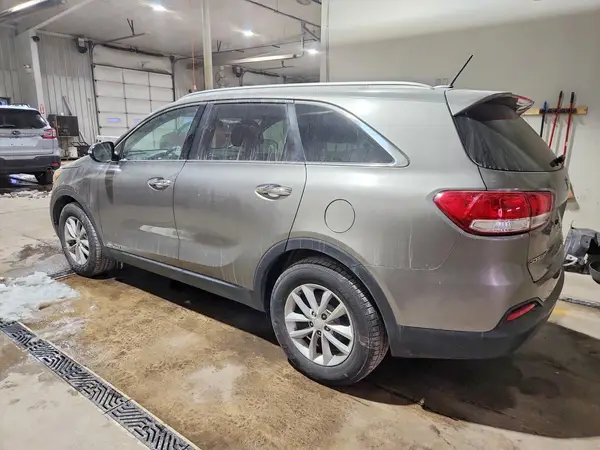 5XYPGDA55JG374210 2018 KIA SORENTO - Image 2