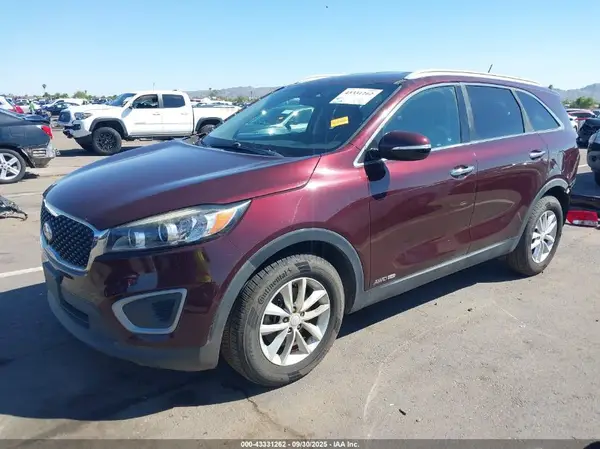 5XYPGDA55JG391590 2018 KIA SORENTO - Image 2