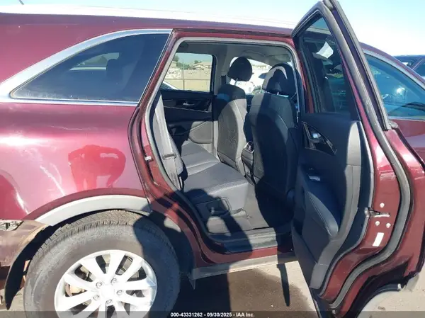 5XYPGDA55JG391590 2018 KIA SORENTO - Image 8