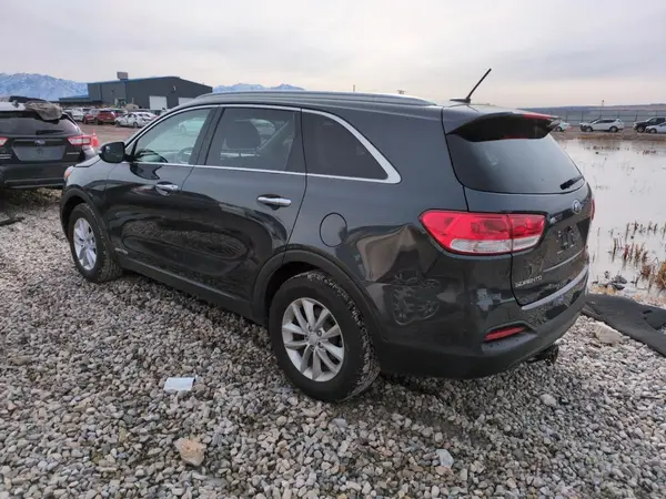5XYPGDA55JG391718 2018 KIA SORENTO - Image 2