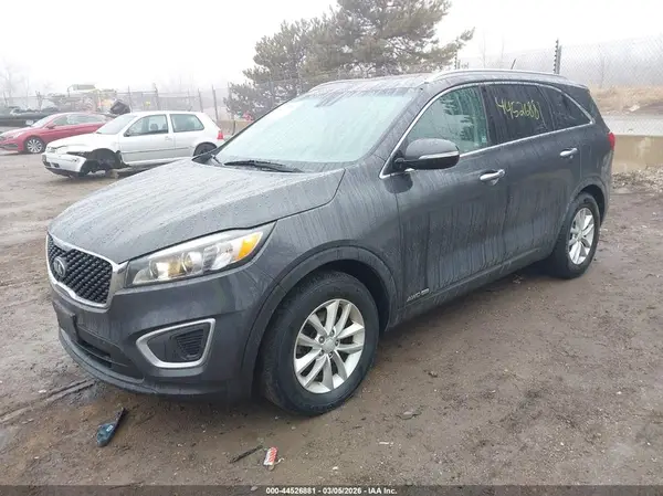 5XYPGDA55JG393730 2018 KIA SORENTO - Image 2