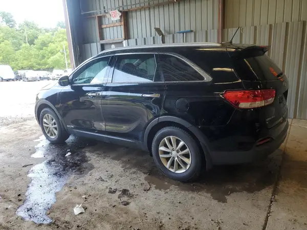 5XYPGDA55JG404676 2018 KIA SORENTO - Image 2