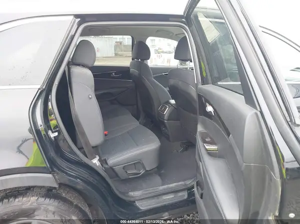 5XYPGDA55JG416942 2018 KIA SORENTO - Image 8