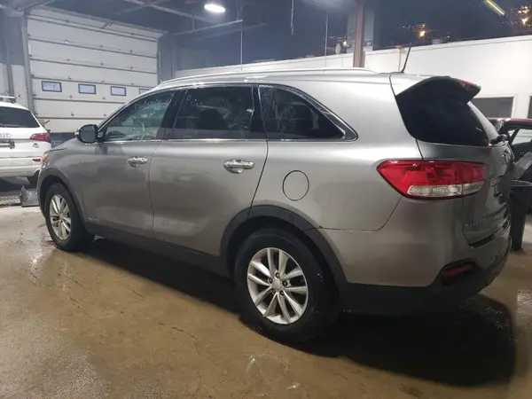 5XYPGDA55JG424216 2018 KIA SORENTO - Image 2