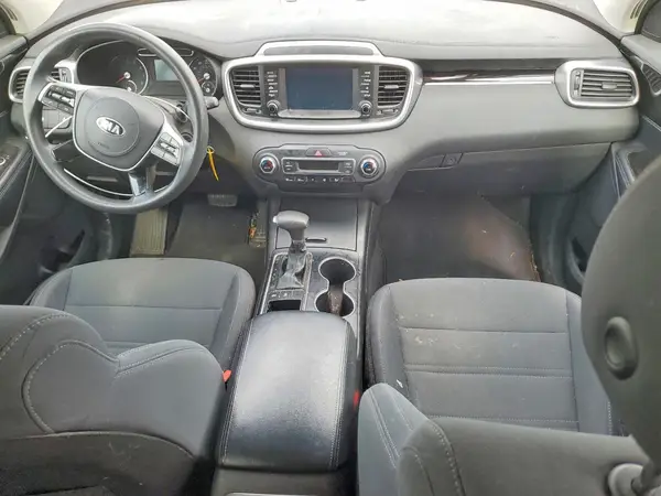 5XYPGDA55KG443690 2019 KIA SORENTO - Image 8