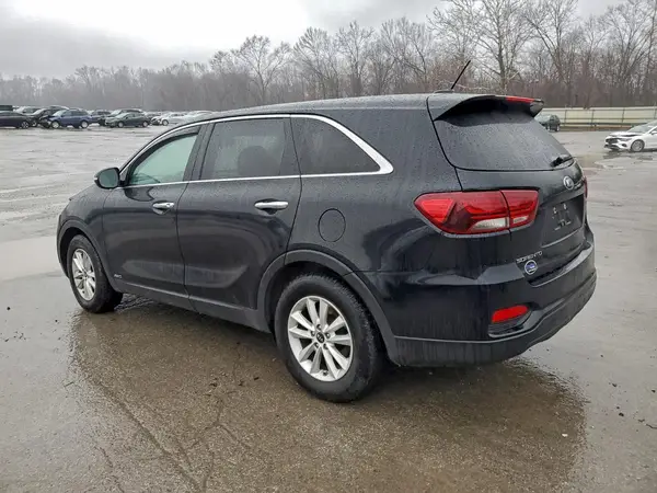 5XYPGDA55KG447951 2019 KIA SORENTO - Image 2