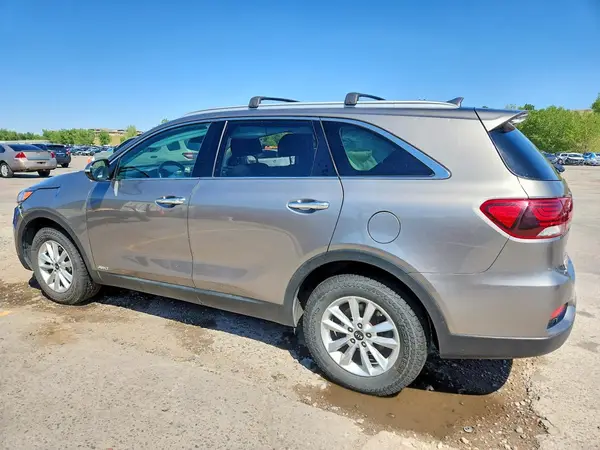 5XYPGDA55KG480268 2019 KIA SORENTO - Image 2