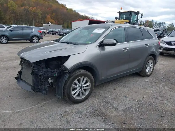 5XYPGDA55KG488323 2019 KIA SORENTO - Image 2