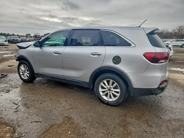 5XYPGDA55KG489987 2019 KIA SORENTO - Image 2