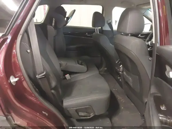 5XYPGDA55KG507453 2019 KIA SORENTO - Image 8