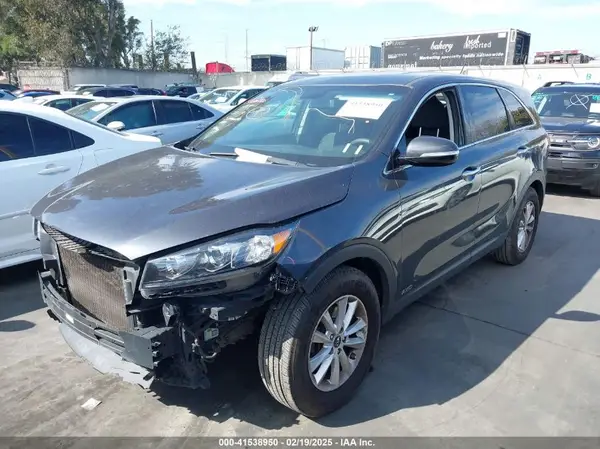 5XYPGDA55KG553235 2019 KIA SORENTO - Image 2