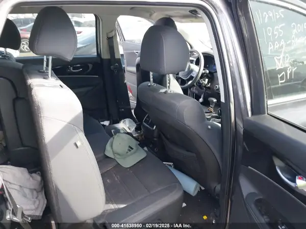 5XYPGDA55KG553235 2019 KIA SORENTO - Image 8