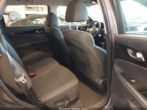 5XYPGDA55KG556605 2019 KIA SORENTO - Image 8
