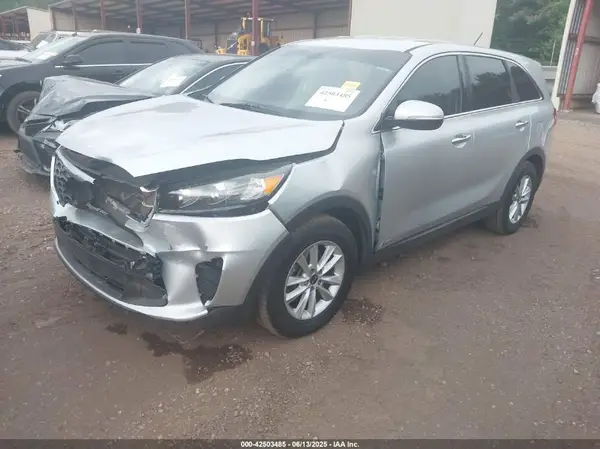 5XYPGDA55KG570584 2019 KIA SORENTO - Image 2