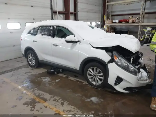 5XYPGDA55KG570746 2019 KIA SORENTO - Image 1