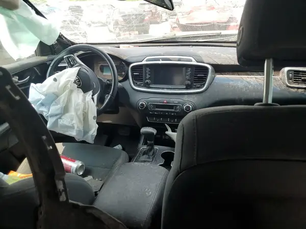 5XYPGDA55KG583531 2019 KIA SORENTO - Image 8