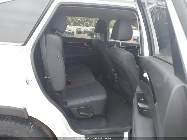 5XYPGDA55KG583769 2019 KIA SORENTO - Image 8