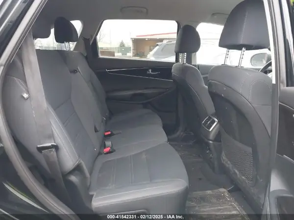 5XYPGDA55LG617789 2020 KIA SORENTO - Image 8