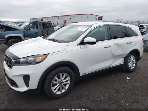 5XYPGDA55LG618456 2020 KIA SORENTO - Image 2