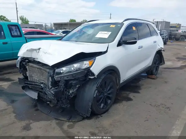 5XYPGDA55LG696963 2020 KIA SORENTO - Image 2
