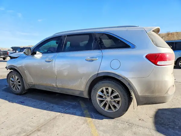 5XYPGDA56GG005297 2016 KIA SORENTO - Image 2