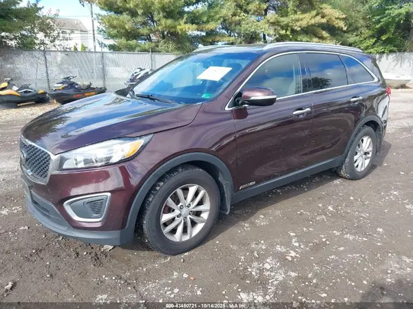 5XYPGDA56GG006773 2016 KIA SORENTO - Image 2